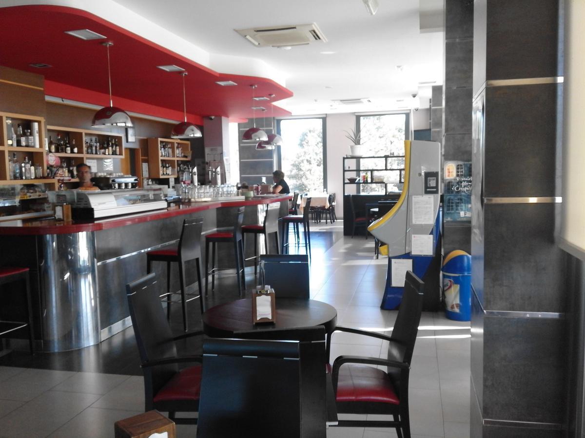 Hostal Restaurante Vial コマルカ・デ・オウレンセ エクステリア 写真